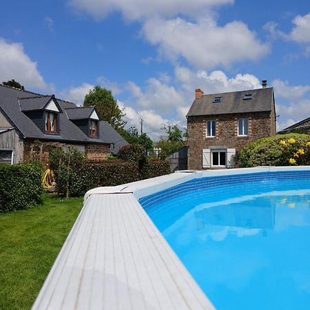 Isigny-le-Buat Le Jardin B&B المظهر الخارجي الصورة