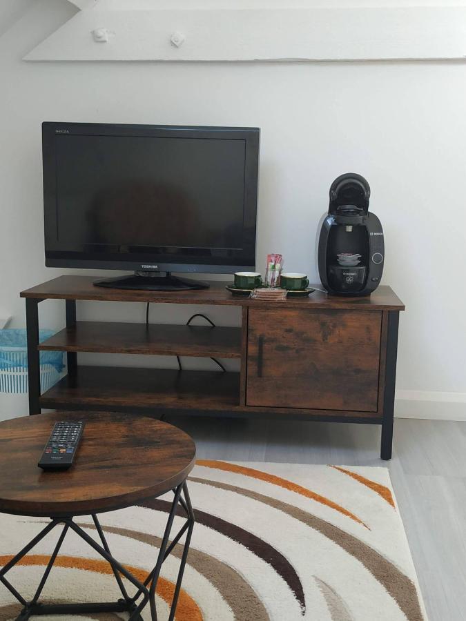 Isigny-le-Buat Le Jardin B&B المظهر الخارجي الصورة