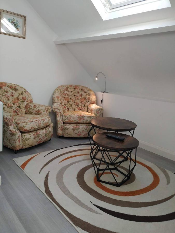Isigny-le-Buat Le Jardin B&B المظهر الخارجي الصورة