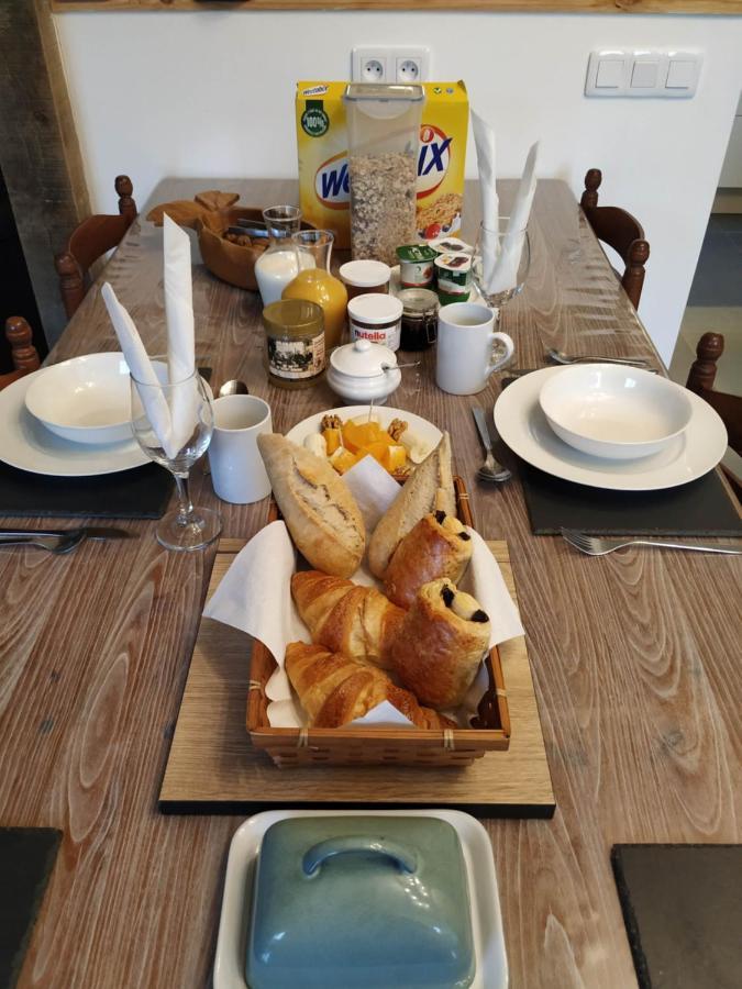 Isigny-le-Buat Le Jardin B&B المظهر الخارجي الصورة