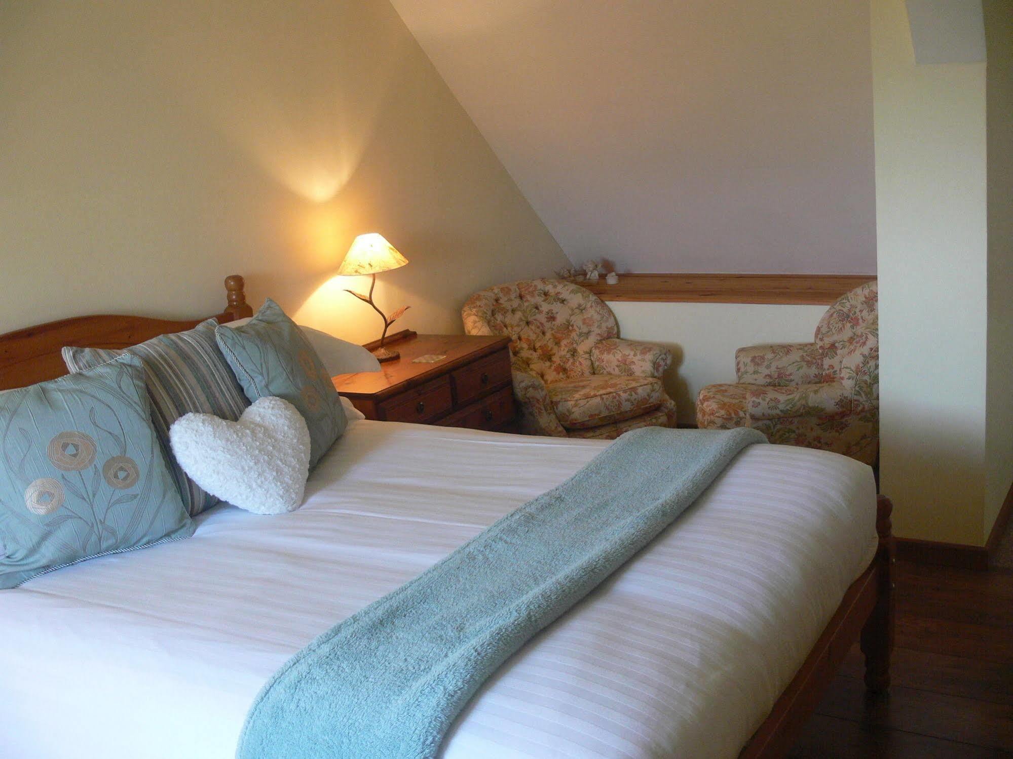 Isigny-le-Buat Le Jardin B&B المظهر الخارجي الصورة