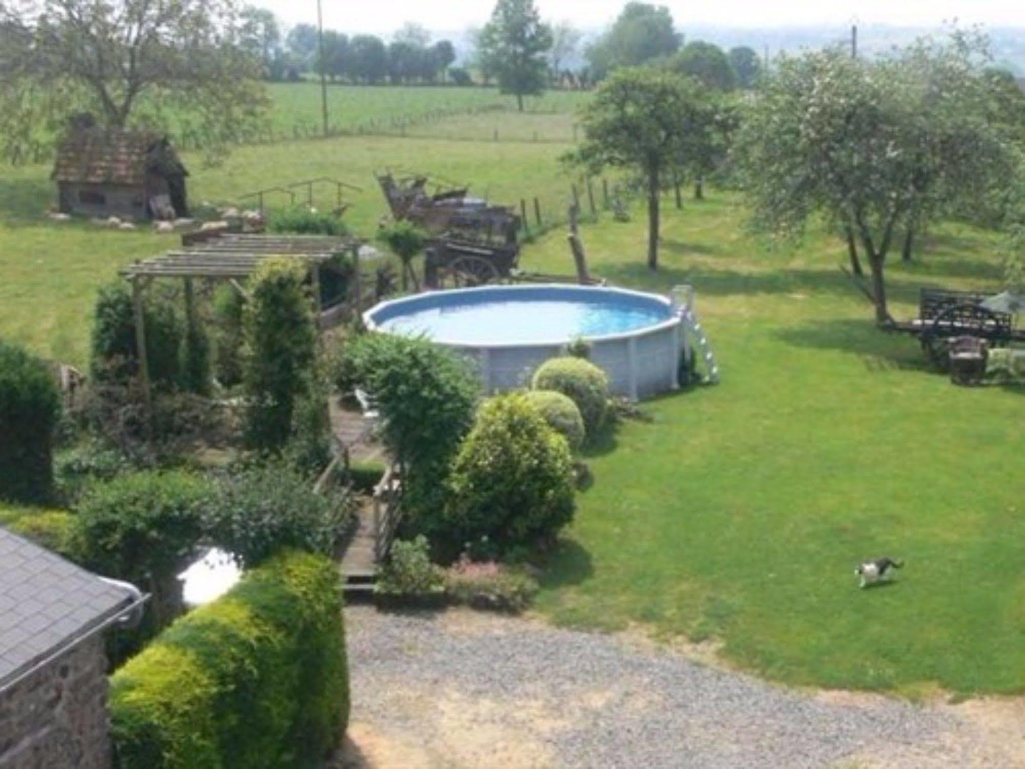 Isigny-le-Buat Le Jardin B&B المظهر الخارجي الصورة