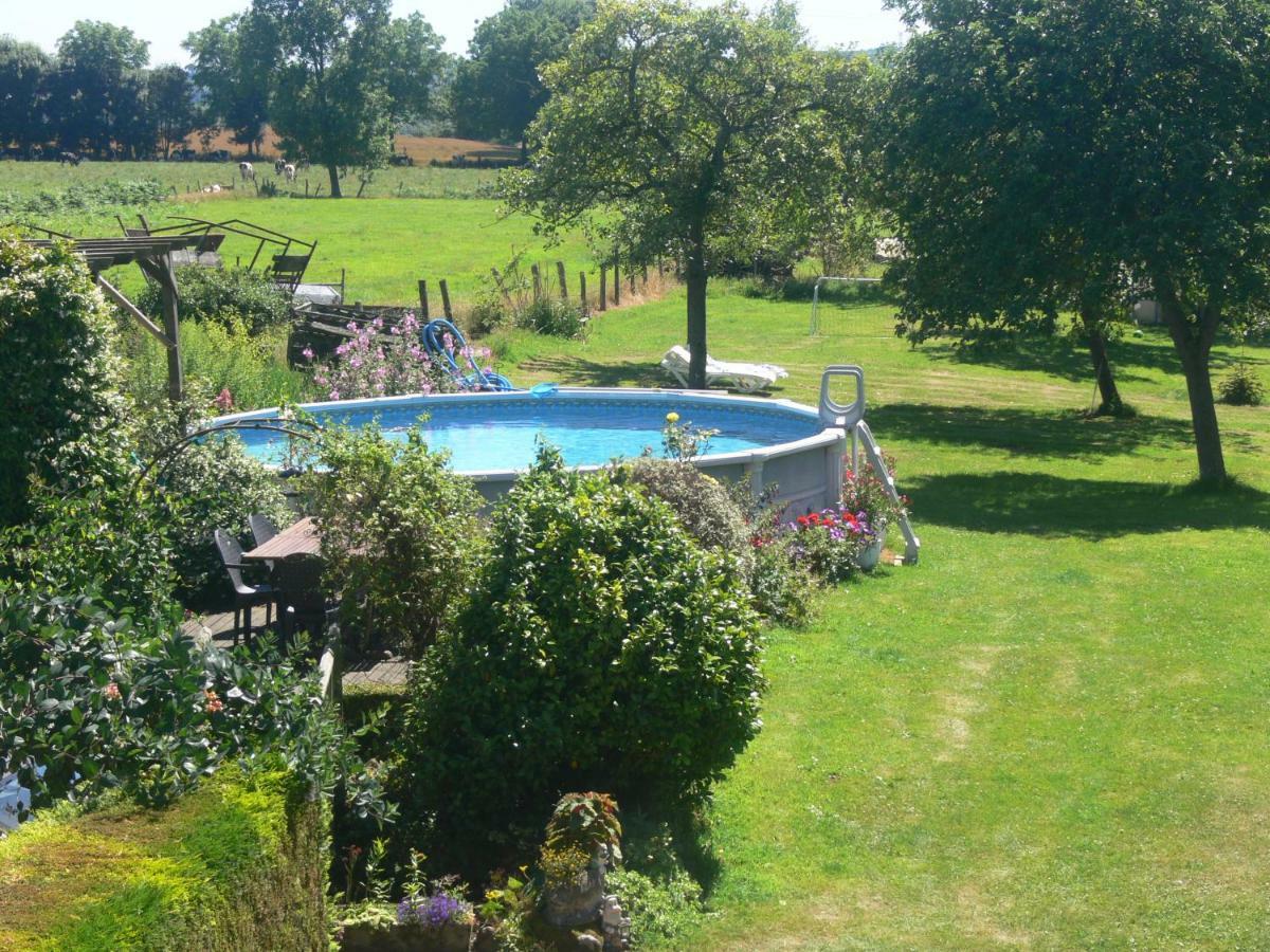 Isigny-le-Buat Le Jardin B&B المظهر الخارجي الصورة