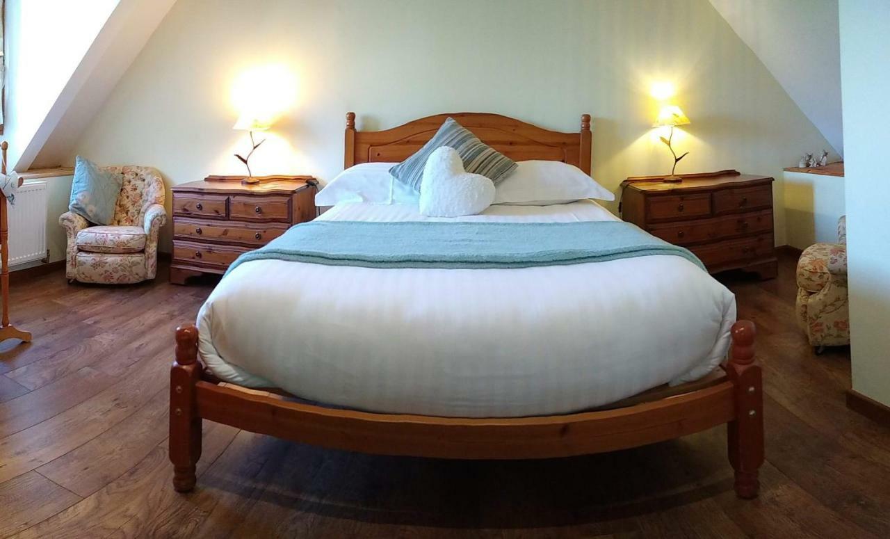 Isigny-le-Buat Le Jardin B&B المظهر الخارجي الصورة